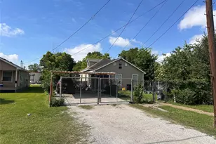 7812 E Magnolia St, Houston, TX 77012 - Photo 6