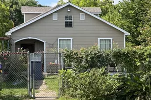 7812 E Magnolia St, Houston, TX 77012 - Photo 1
