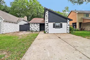 30 Crestbriar Ct, Baytown, TX 77521 - Photo 2