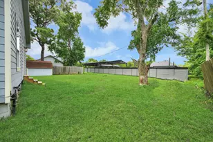 114 N Holmes St, La Porte, TX 77571 - Photo 32