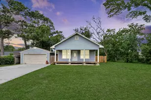 114 N Holmes St, La Porte, TX 77571 - Photo 2