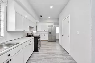 114 N Holmes St, La Porte, TX 77571 - Photo 12