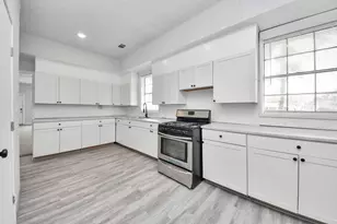 114 N Holmes St, La Porte, TX 77571 - Photo 14