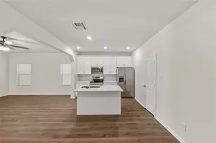 714 W Dallas St, Conroe, TX 77301 - Photo 10