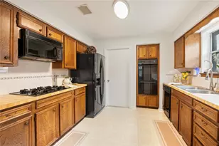 10411 Glenkirk, Houston, TX 77089 - Photo 12