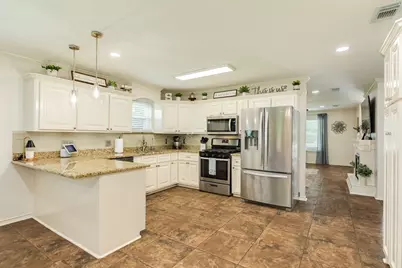 112 Lillian Drive, West Columbia, TX 77486 - Photo 12