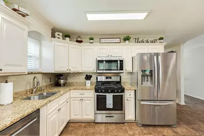 112 Lillian Drive, West Columbia, TX 77486 - Photo 14