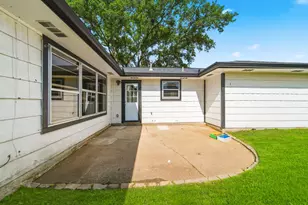 9 Robin Dr, Alvin, TX 77511 - Photo 20