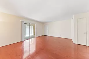 12633 Memorial Dr, Houston, TX 77024 - Photo 8