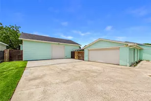 1212 Delores St, Kemah, TX 77565 - Photo 4