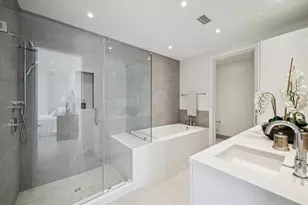 2323 W Main St, Houston, TX 77098 - Photo 14