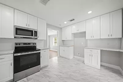 702 S Nugent Street, La Porte, TX 77571 - Photo 8