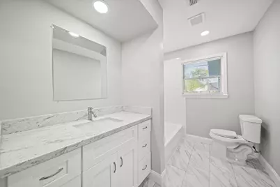 702 S Nugent Street, La Porte, TX 77571 - Photo 20