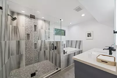 45 Patti Lynn Lane, Houston, TX 77024 - Photo 22