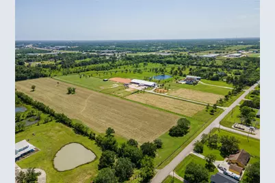 2126 County Road 367, Alvin, TX 77511 - Photo 2