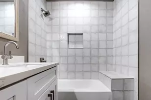 211 E 31st 1/2 St, Houston, TX 77018 - Photo 22