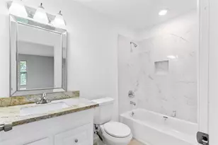 986 Dewalt St, Houston, TX 77088 - Photo 6