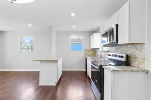986 Dewalt St, Houston, TX 77088 - Photo 16