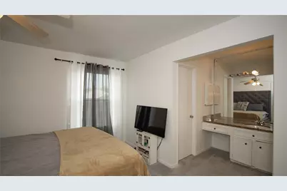 10662 Bexley Drive, Houston, TX 77099 - Photo 14