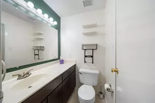 7033 N Holiday Dr, Galveston, TX 77550 - Photo 18