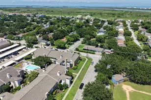 7033 N Holiday Dr, Galveston, TX 77550 - Photo 38