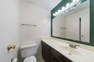 7033 N Holiday Dr, Galveston, TX 77550 - Photo 20