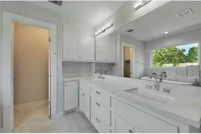 1026 Richelieu Lane, Houston, TX 77018 - Photo 18