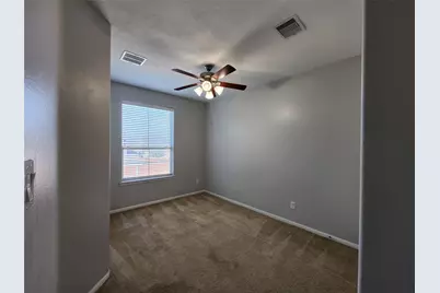 9346 Valley Tree Lane, Houston, TX 77089 - Photo 18