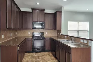 9346 Valley Tree Ln, Houston, TX 77089 - Photo 4