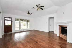 10131 Kent Towne Ln, Sugar Land, TX 77498 - Photo 14