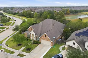 2501 Cedar Path Ct, Friendswood, TX 77546 - Photo 2
