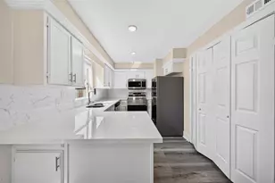 1221 Cedar Post Ln, Houston, TX 77055 - Photo 8