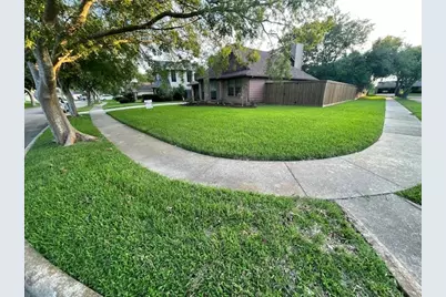 2902 Pioneer Pass Pass, Sugar Land, TX 77479 - Photo 4