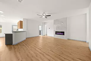 9518 Belleclaire Ln, Houston, TX 77044 - Photo 2