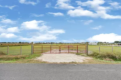 1813 County Road 610, Dayton, TX 77535 - Photo 2