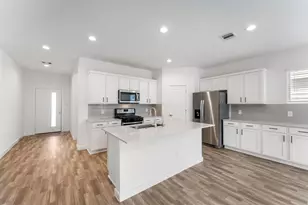 14215 Black Cyn Ln, Conroe, TX 77384 - Photo 2