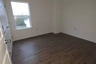 8810 Bent Oak Ln, Hitchcock, TX 77563 - Photo 12