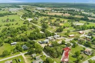 211 15th St, Hempstead, TX 77445 - Photo 4