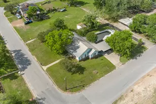 211 15th St, Hempstead, TX 77445 - Photo 26