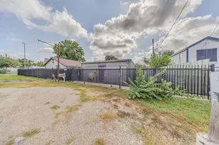 10706 Bauman Rd, Houston, TX 77076 - Photo 26