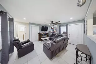 10706 Bauman Rd, Houston, TX 77076 - Photo 6