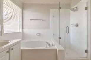 43 Alderon Woods Pl, The Woodlands, TX 77382 - Photo 28