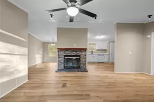 12902 Indian Ridge Dr, Dayton, TX 77535 - Photo 8