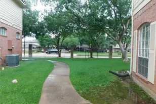 2710 Grants Lake Blvd, Sugar Land, TX 77479 - Photo 18