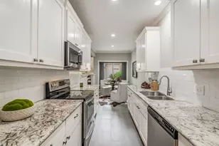9454 Briar Forest Dr, Houston, TX 77063 - Photo 12