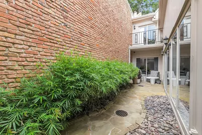 9454 Briar Forest Drive, Houston, TX 77063 - Photo 22