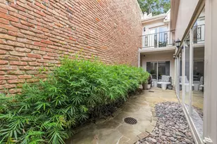 9454 Briar Forest Dr, Houston, TX 77063 - Photo 22