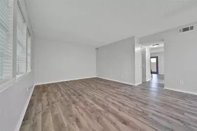 2202 Shadowdale Drive, Houston, TX 77043 - Photo 10