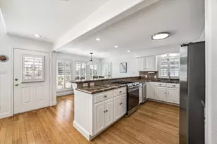 406 Tahiti Rd, Tiki Island, TX 77554 - Photo 20