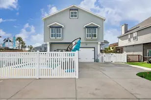 406 Tahiti Rd, Tiki Island, TX 77554 - Photo 6